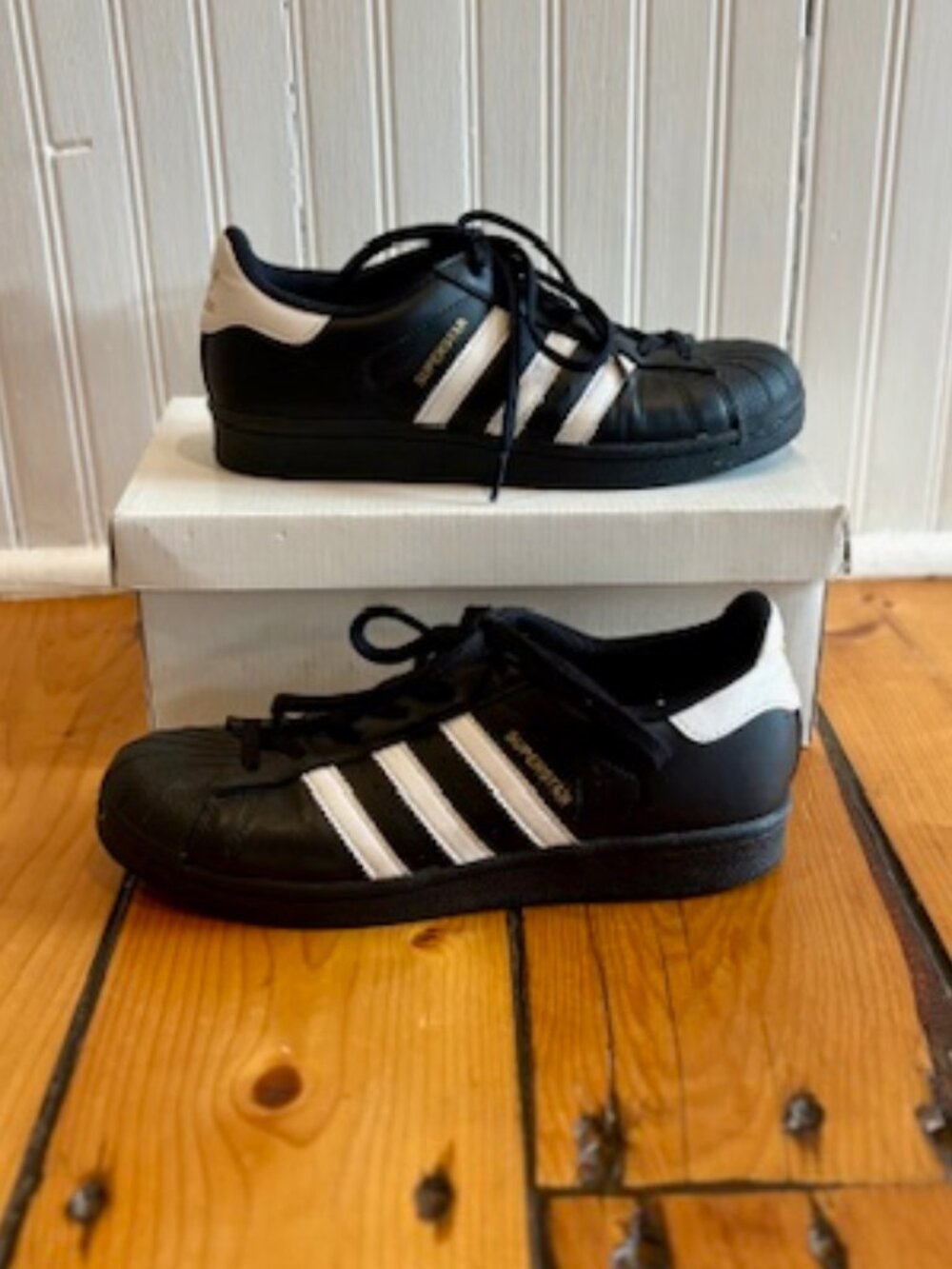 Women's  Black Adidas Superstar Original w/White Stripes, size 6 1/2